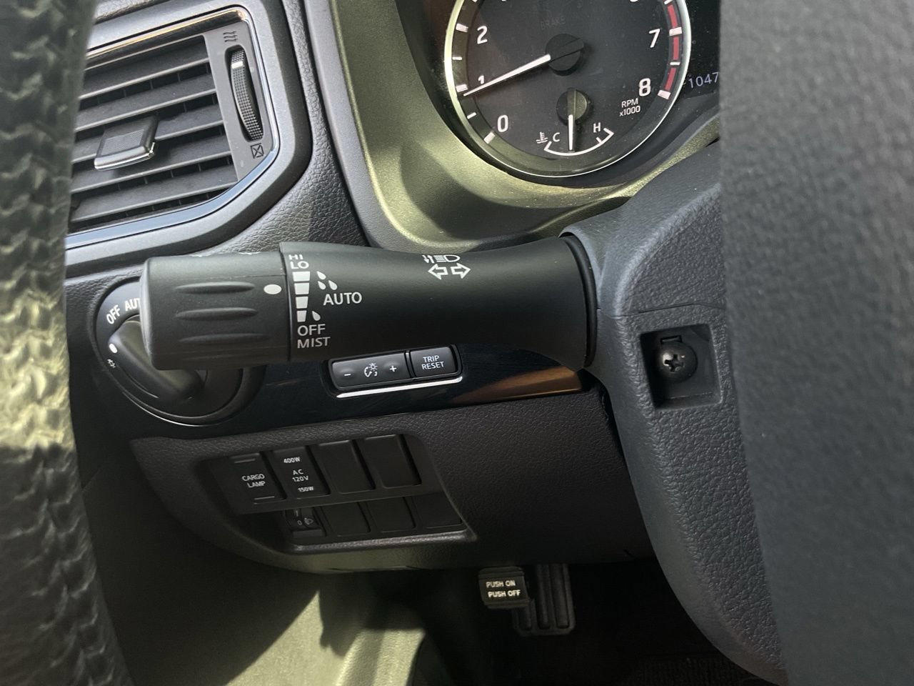 Used 2023 Nissan Titan SV w/ SV Convenience Package AWD/4WD image 33