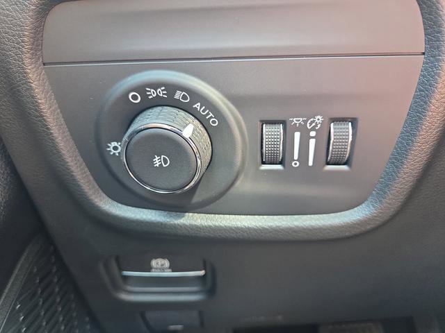 New 2025 Jeep Grand Cherokee Limited w/ Luxury Tech Group II image 27