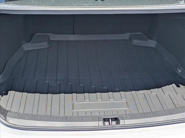 Used 2022 Toyota Corolla LE FWD image 6