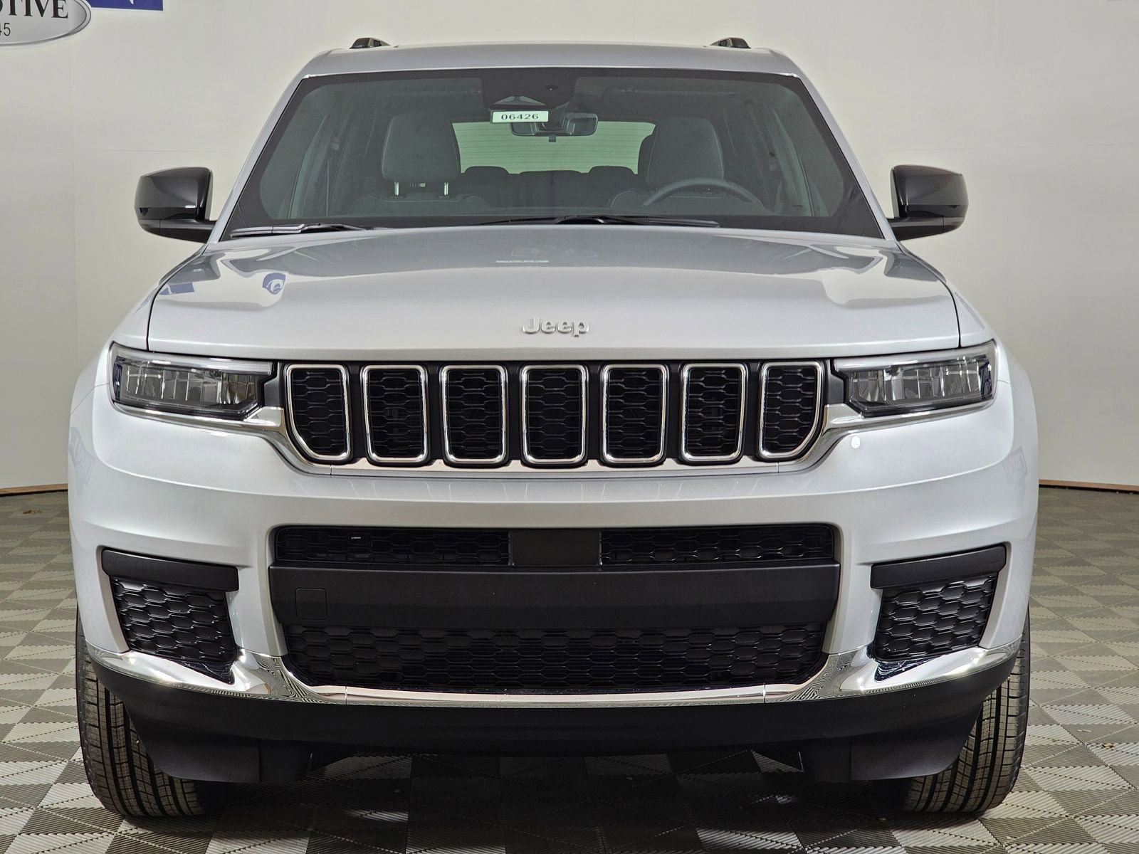 New 2025 Jeep Grand Cherokee L Altitude image 9