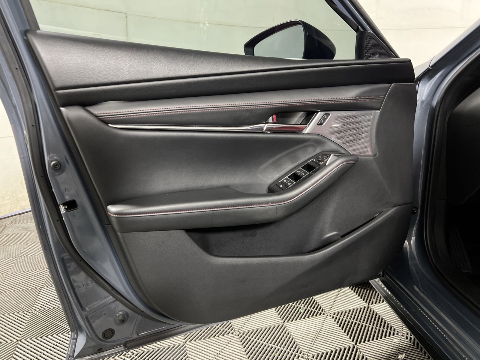 Used 2022 MAZDA MAZDA3 s FWD image 14