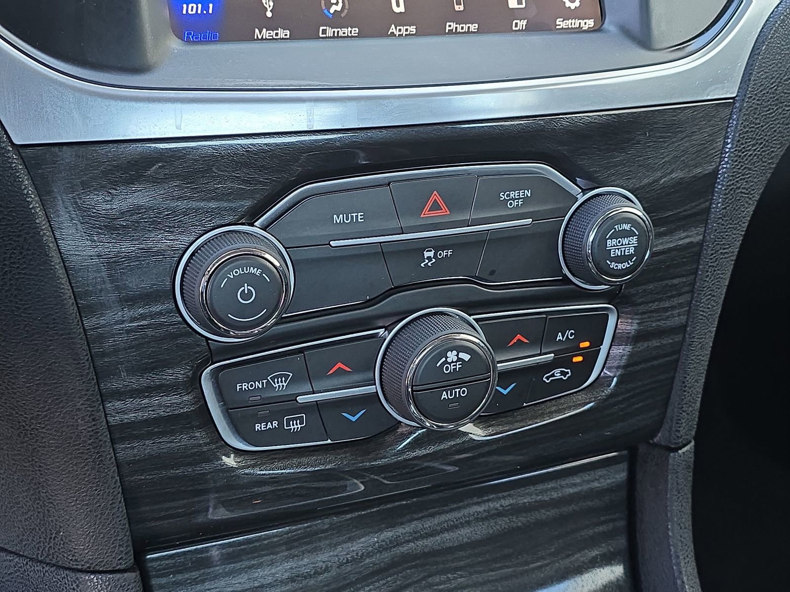 Used 2018 Chrysler 300 Touring w/ Sport Appearance Package image 25