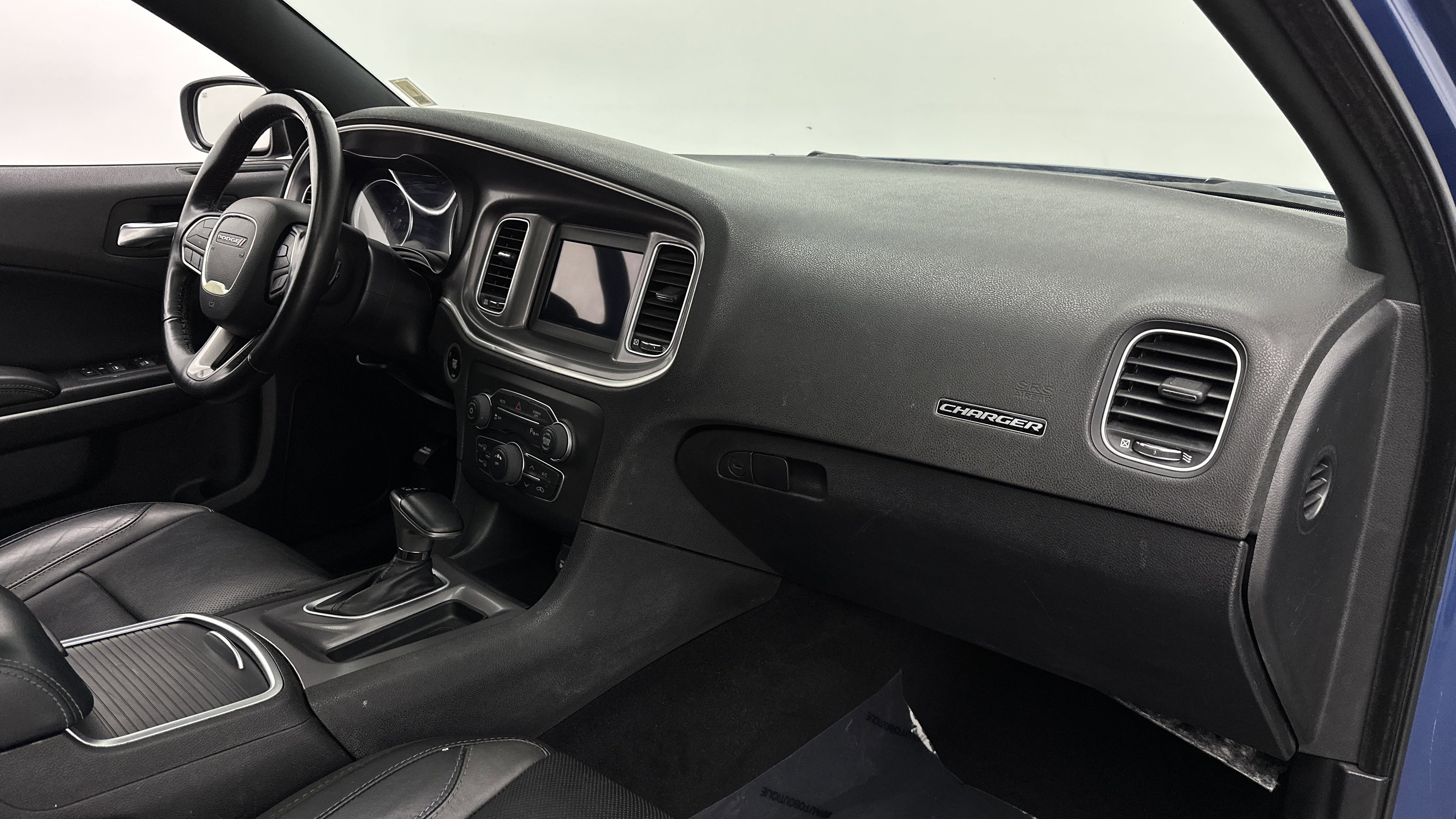Used 2022 Dodge Charger SXT w/ Leather Interior Group RWD image 34
