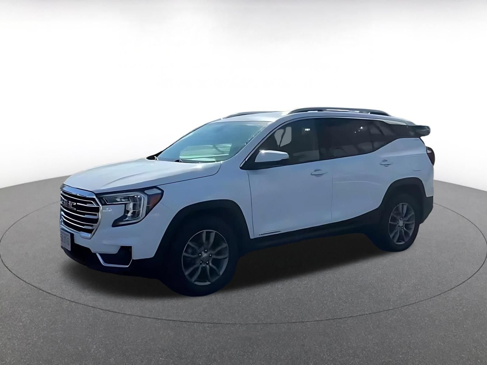 Used 2024 GMC Terrain SLT AWD/4WD image 7