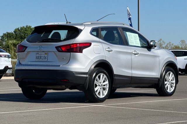 Used 2017 Nissan Rogue Sport SV image 4