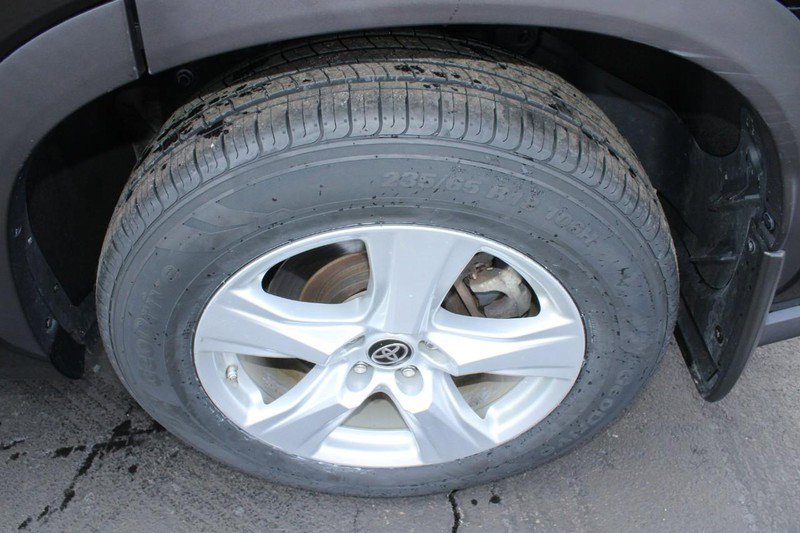 Used 2020 Toyota Highlander LE image 8