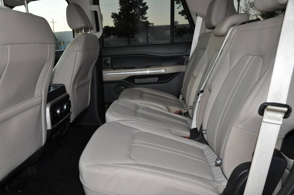 Used 2022 Ford Expedition Limited image 12