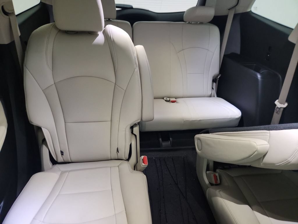 Used 2023 Buick Enclave Essence w/ Experience Buick Package FWD image 9