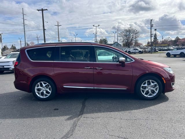 Used 2020 Chrysler Pacifica Limited image 8