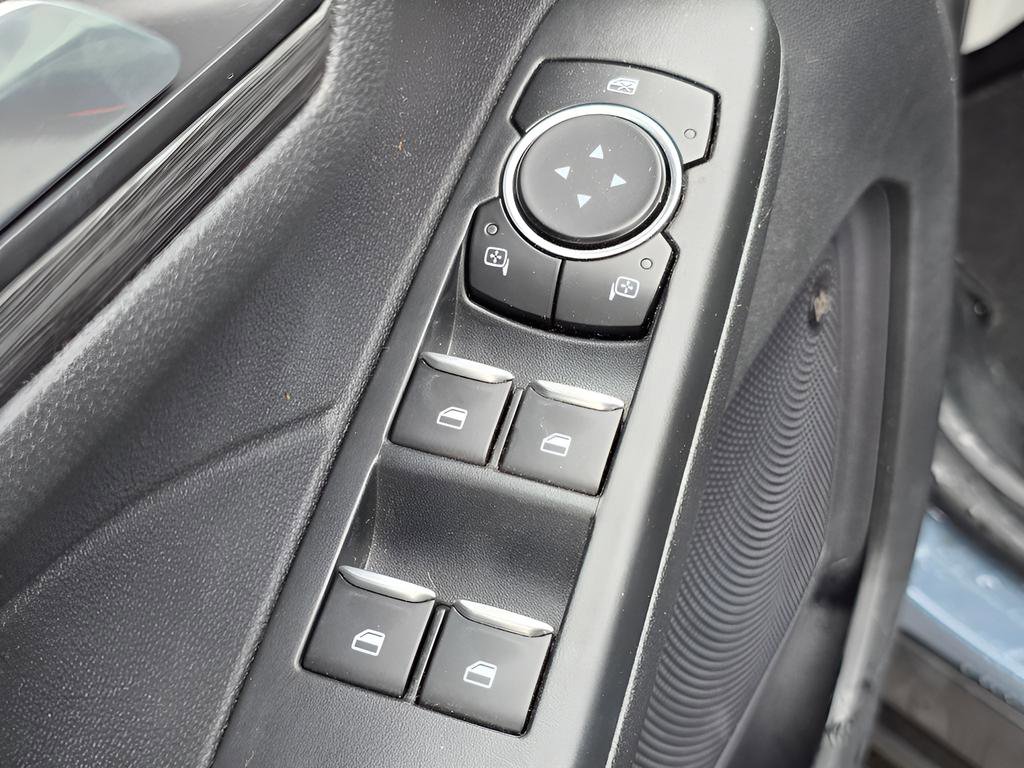 Used 2023 Ford Escape Platinum w/ Premium Technology Package FWD image 18