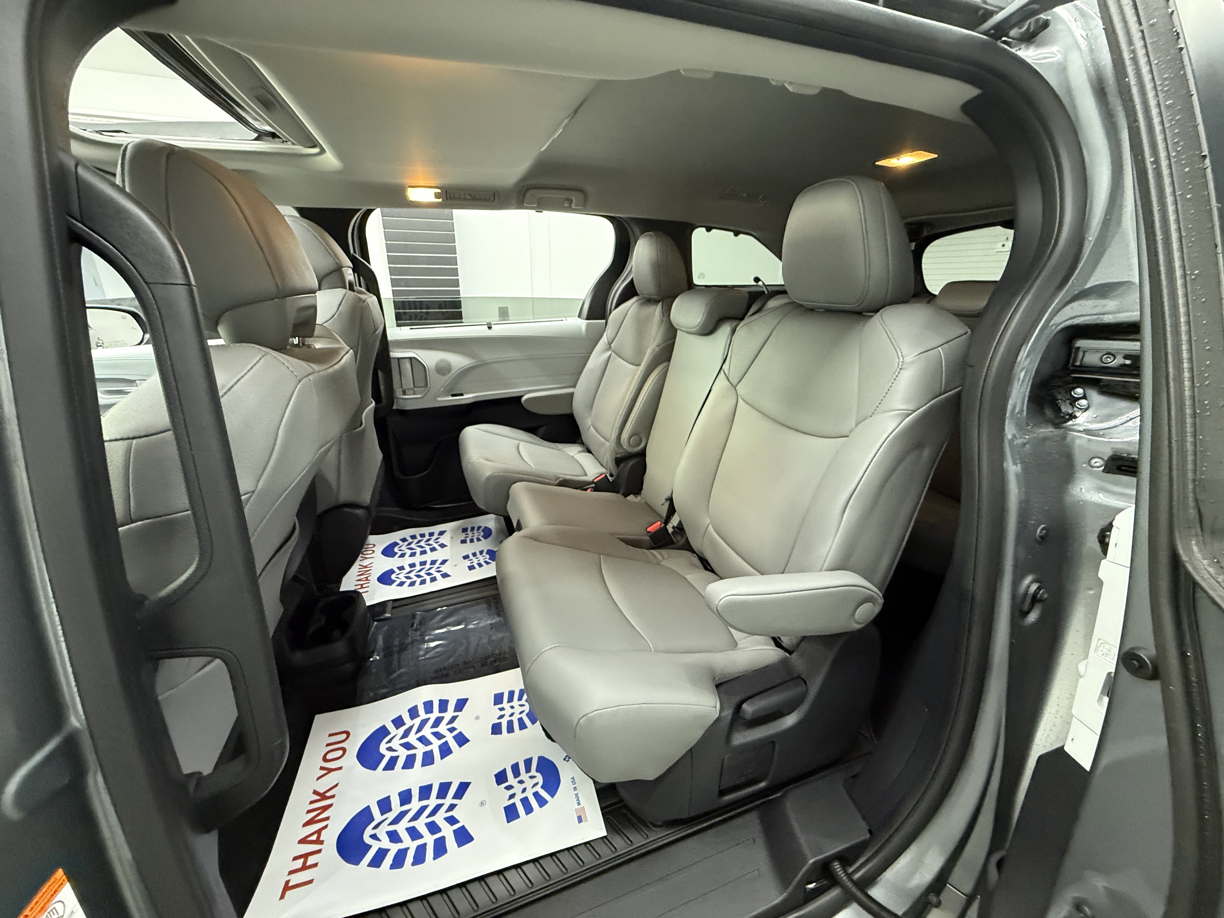 Used 2026 Toyota Sienna XLE image 26