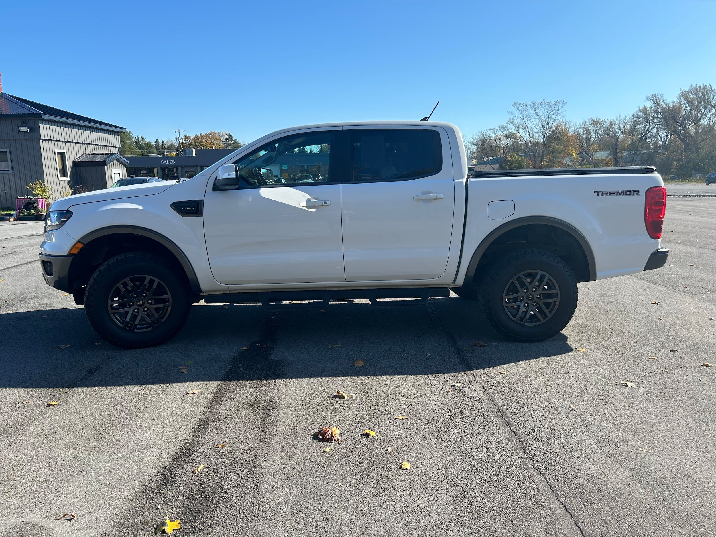 Used 2021 Ford Ranger Lariat w/ Tremor Off-Road Package AWD/4WD image 3