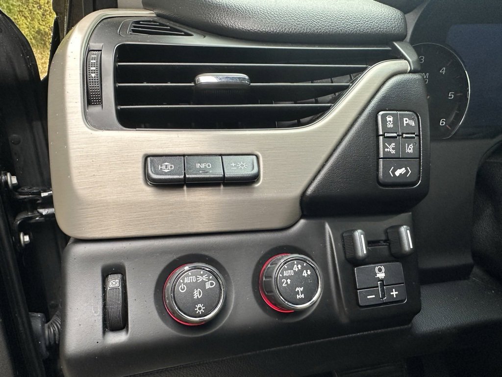 Used 2015 GMC Yukon XL Denali w/ Premium Package image 13