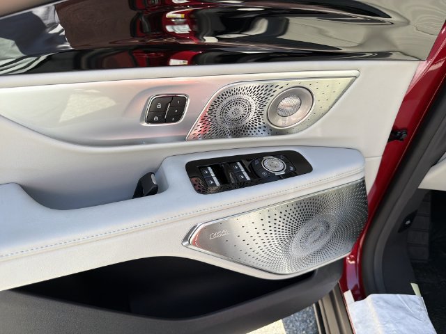 New 2026 Lincoln Nautilus Reserve AWD/4WD image 13