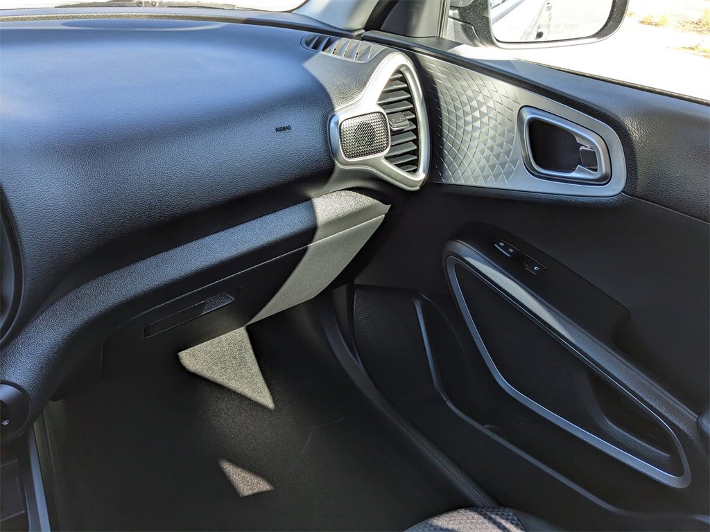 Certified 2025 Kia Soul LX image 18