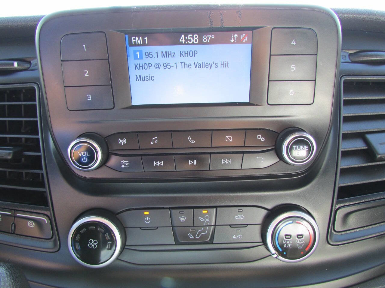 Used 2024 Ford Transit 250 148 High Roof Extended RWD image 28