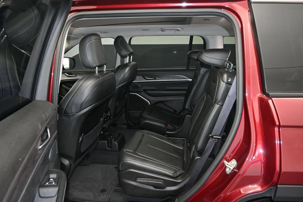 Used 2023 Jeep Grand Cherokee L Limited RWD image 18