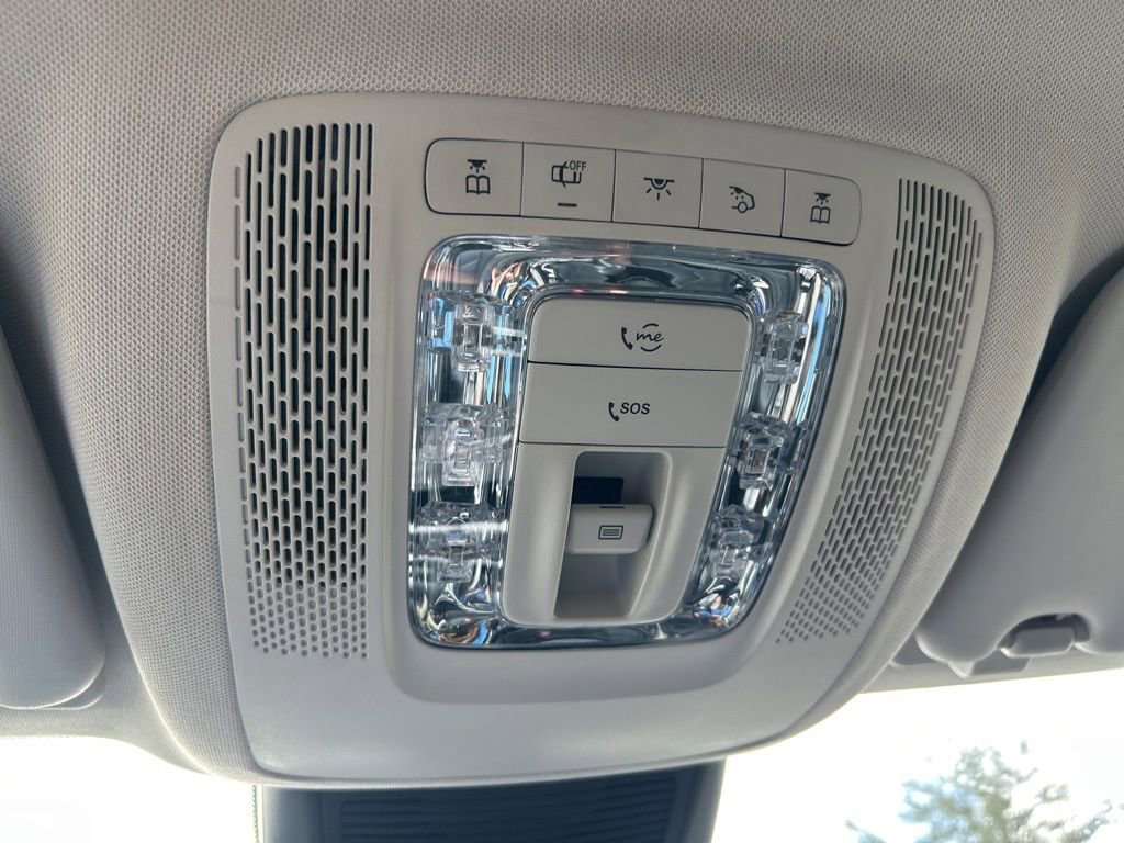 Used 2023 Mercedes-Benz GLS 450 4MATIC image 39