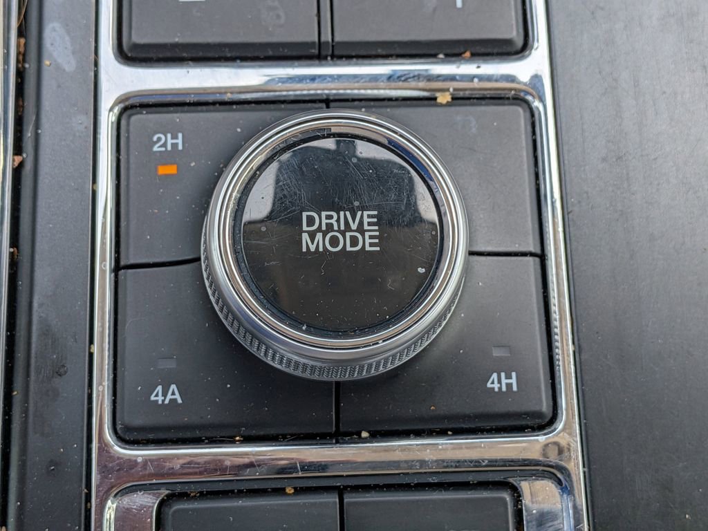 Used 2024 Ford Expedition XLT image 25