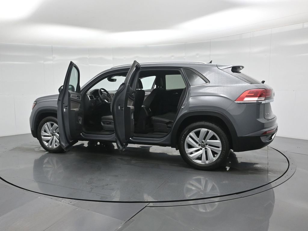 Used 2021 Volkswagen Atlas Cross Sport SE w/ Panoramic Sunroof Package image 37