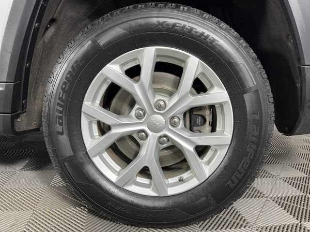 Used 2023 Jeep Grand Cherokee L Limited AWD/4WD image 14