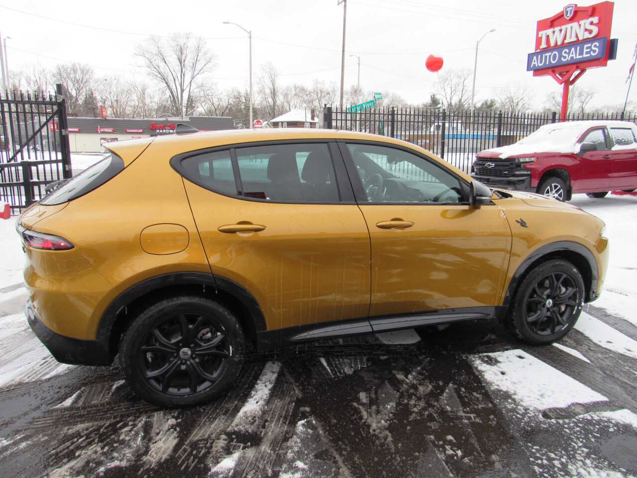 Used 2024 Dodge Hornet R/T w/ R/T Blacktop Package image 4