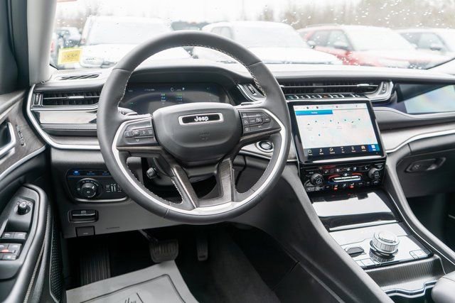 Used 2024 Jeep Grand Cherokee Limited 4xe w/ Luxury Tech Group II image 14