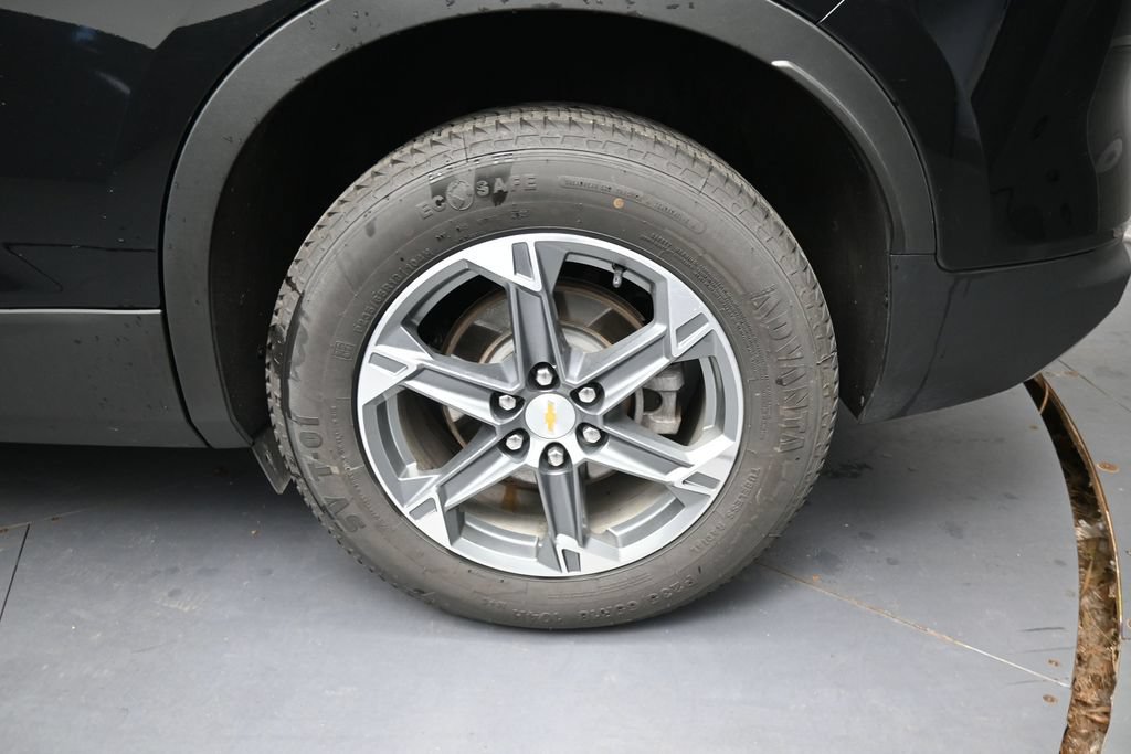 Used 2025 Chevrolet Blazer LT FWD image 15