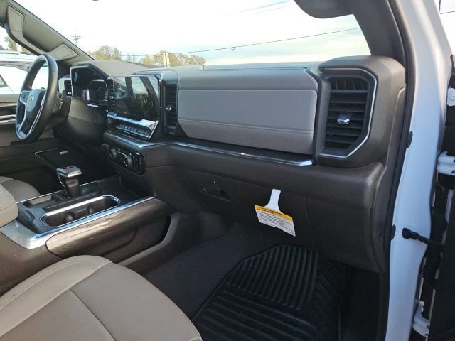 Used 2024 Chevrolet Silverado 1500 LTZ w/ LTZ Convenience Package II image 31