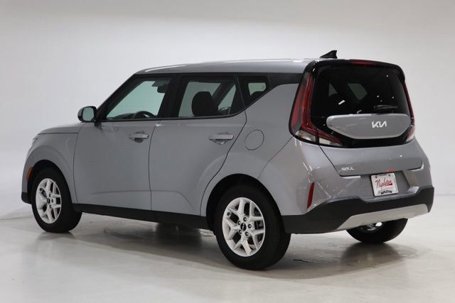 Used 2025 Kia Soul LX FWD image 6