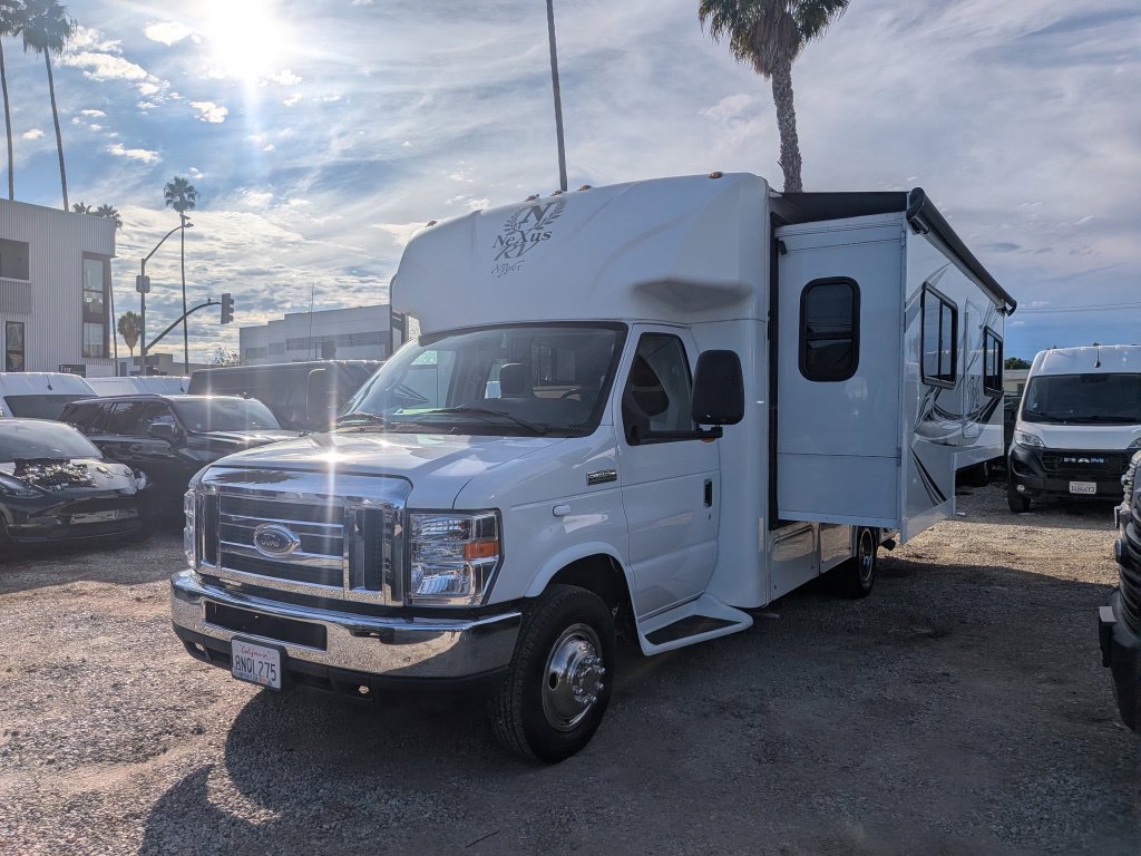 Used 2018 Ford E-350 and Econoline 350 Super Duty w/ Motorhome Prep Package RWD image 1