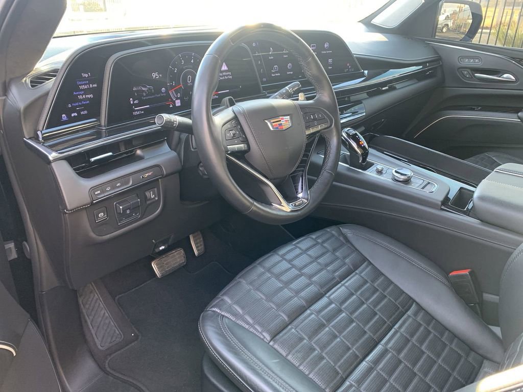 Certified 2024 Cadillac Escalade ESV V w/ Heavy-Duty Trailer Package image 7