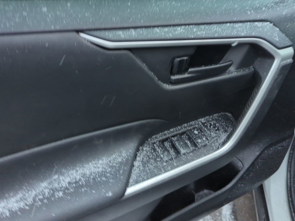 Used 2020 Toyota RAV4 LE w/ Carpet Mat Package image 8