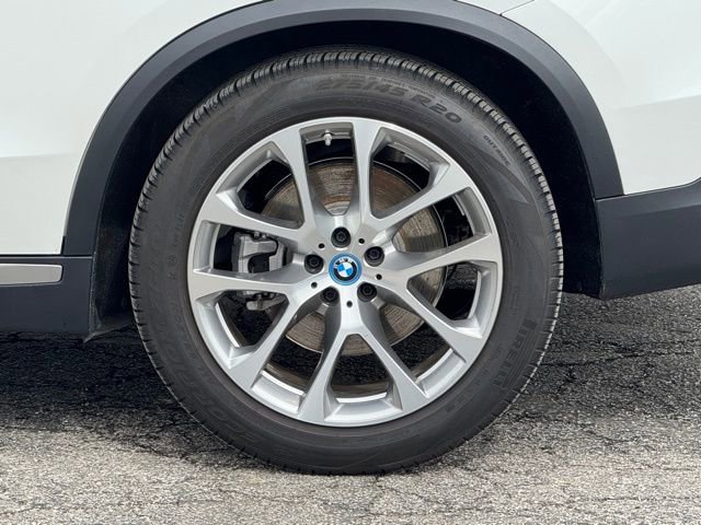 Certified 2022 BMW X5 xDrive45e image 4