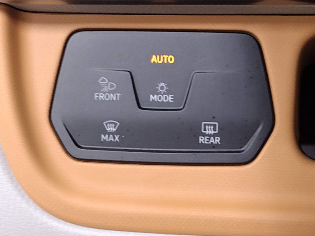 New 2025 Volkswagen ID. Buzz 1st Edition image 34