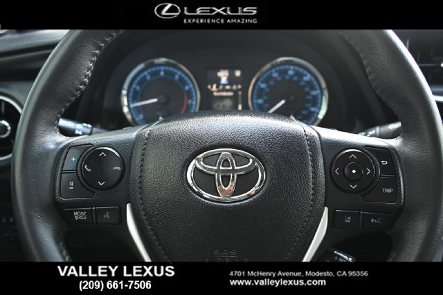 Used 2017 Toyota Corolla SE w/ SE Premium Package FWD image 10