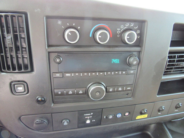Used 2015 Chevrolet Express 2500 RWD image 33