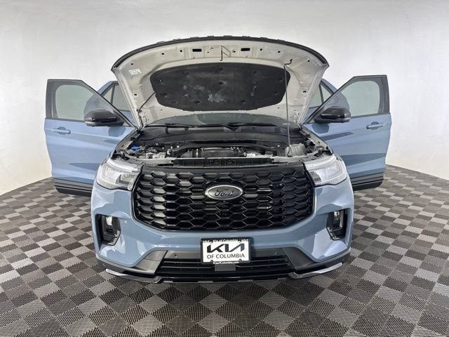Used 2025 Ford Explorer ST AWD/4WD image 13