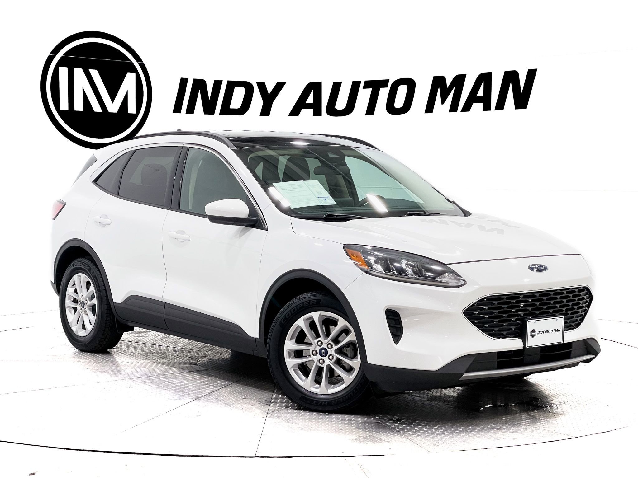 Used 2020 Ford Escape SE image 2