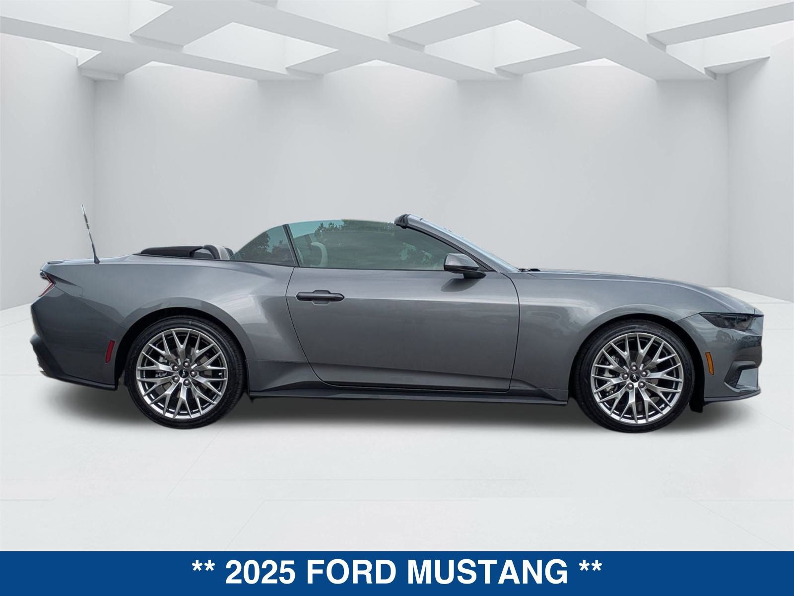 New 2025 Ford Mustang Premium video 3