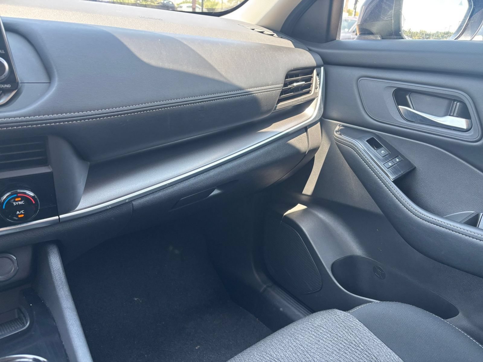 Used 2026 Nissan Rogue SV AWD/4WD image 35