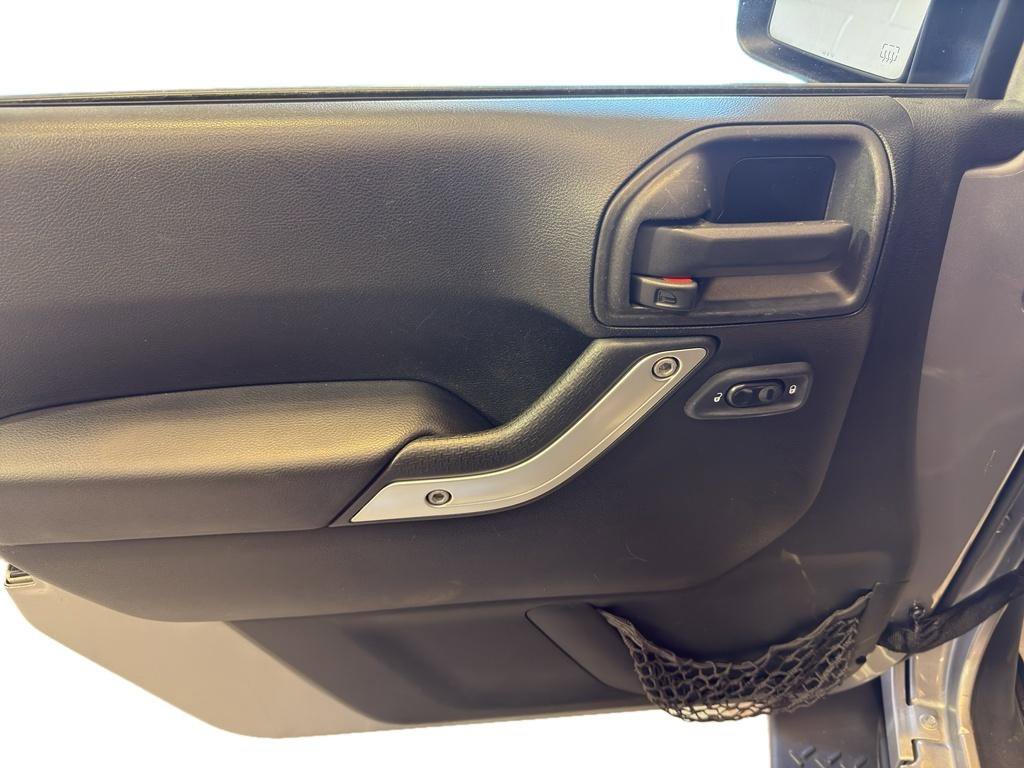 Used 2013 Jeep Wrangler Unlimited Sahara w/ Connectivity Group image 13