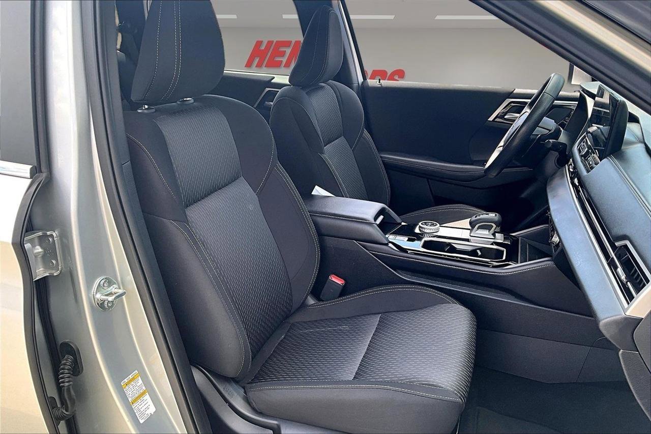 Used 2025 Mitsubishi Outlander ES AWD/4WD image 31