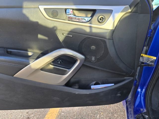 Used 2013 Hyundai Veloster w/ Style Pkg image 17