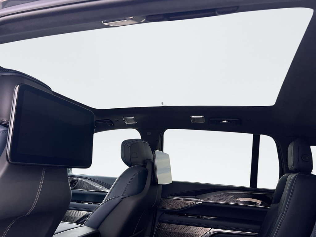 New 2025 Cadillac Escalade IQ Luxury 2 AWD/4WD image 29