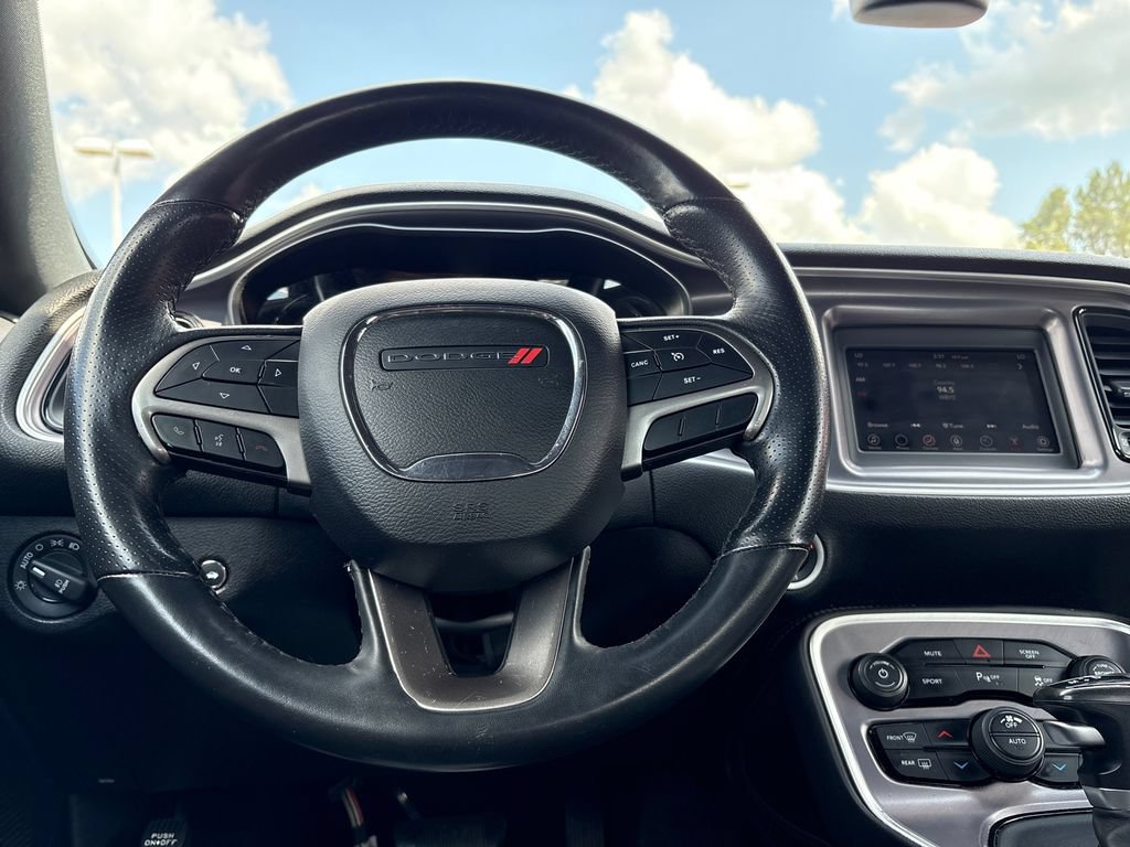 Used 2019 Dodge Challenger R/T w/ Driver Convenience Group RWD image 3