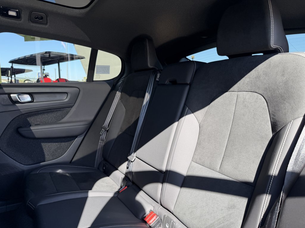 Used 2023 Volvo C40 P8 Recharge Plus AWD/4WD image 36