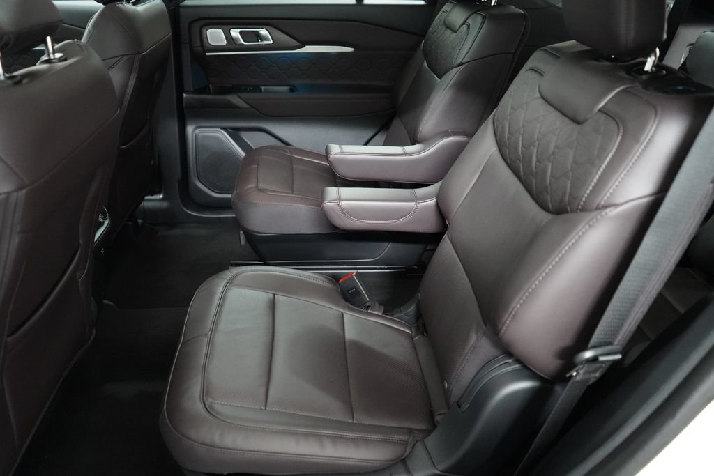 New 2026 Ford Explorer Platinum w/ LUX Leather Package AWD/4WD image 18