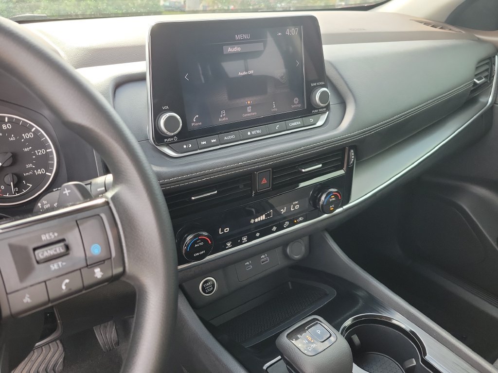 Certified 2023 Nissan Rogue SV FWD image 24