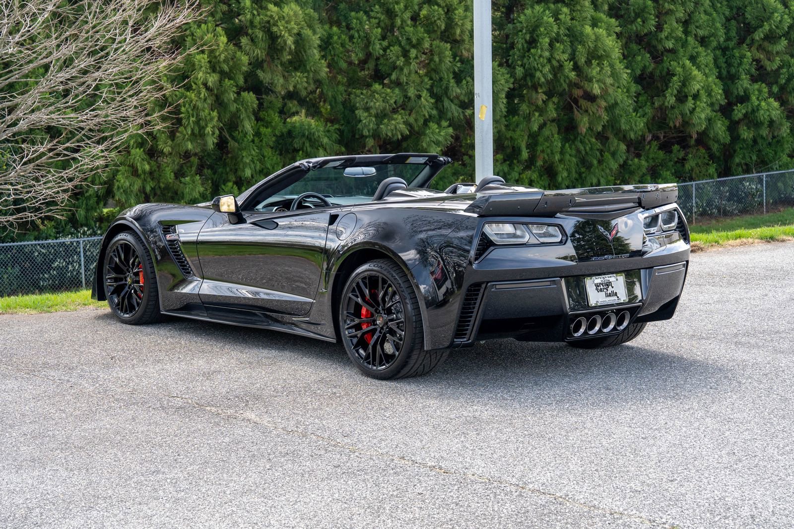Used 2016 Chevrolet Corvette Z06 w/ 3LZ Preferred Equipment Group image 2